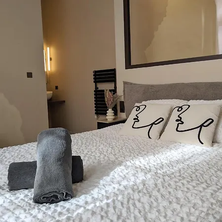 De Standing Au Coeur De *