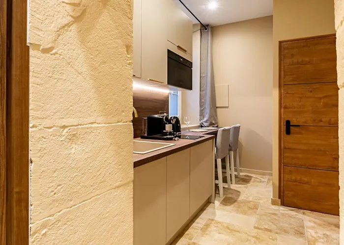 De Standing Au Coeur De *